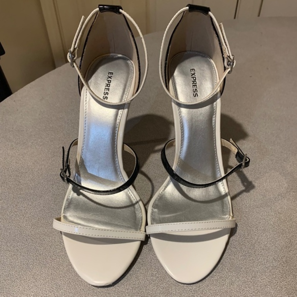 Express Black/White Patent Strappy Sandals sz 8.5